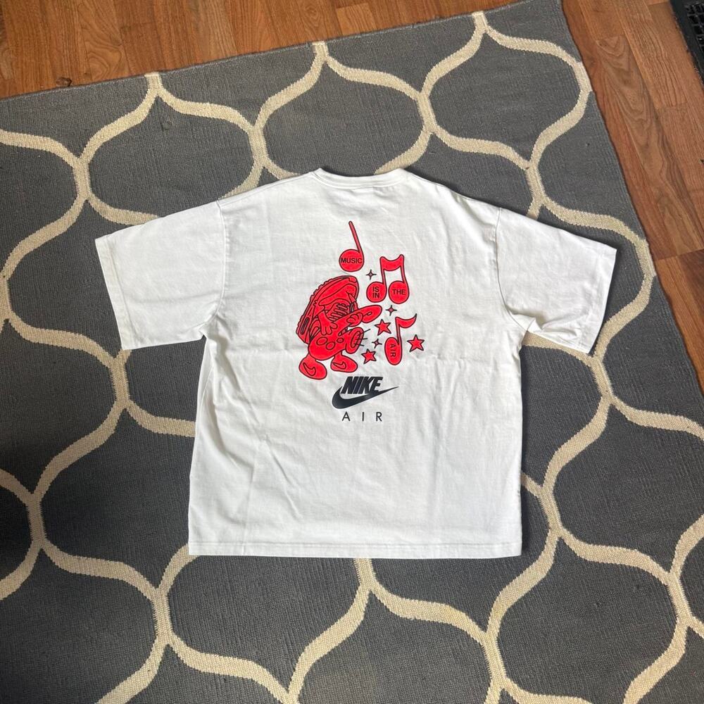 White Nike Heavy Cotton Graphic T-Shirt